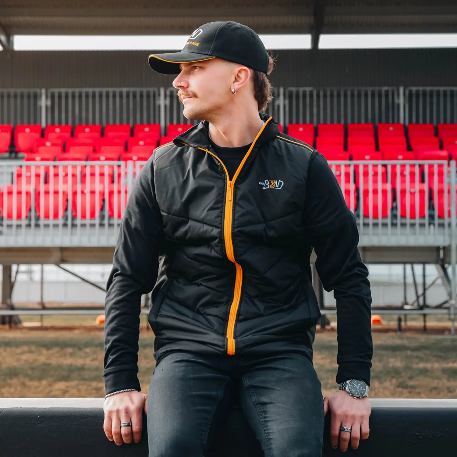 The Bend - Vest - Black